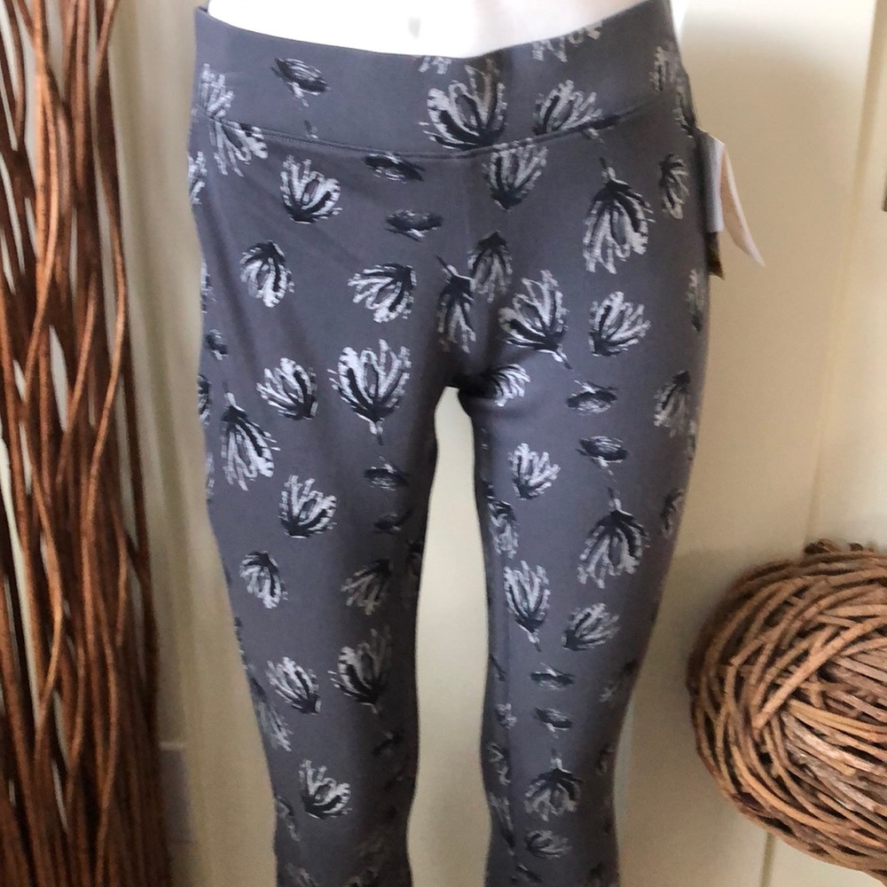 Utopia by Hue Frosted Water Lily Wide legging